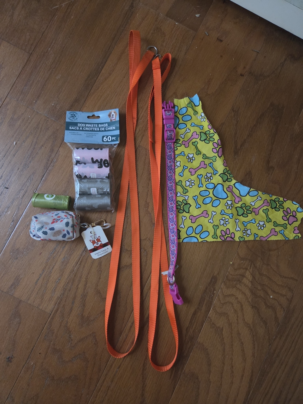 Pet Supplies. Leash and Pink Collar. 5 New Waste Bags, New Keychain Bag Holder